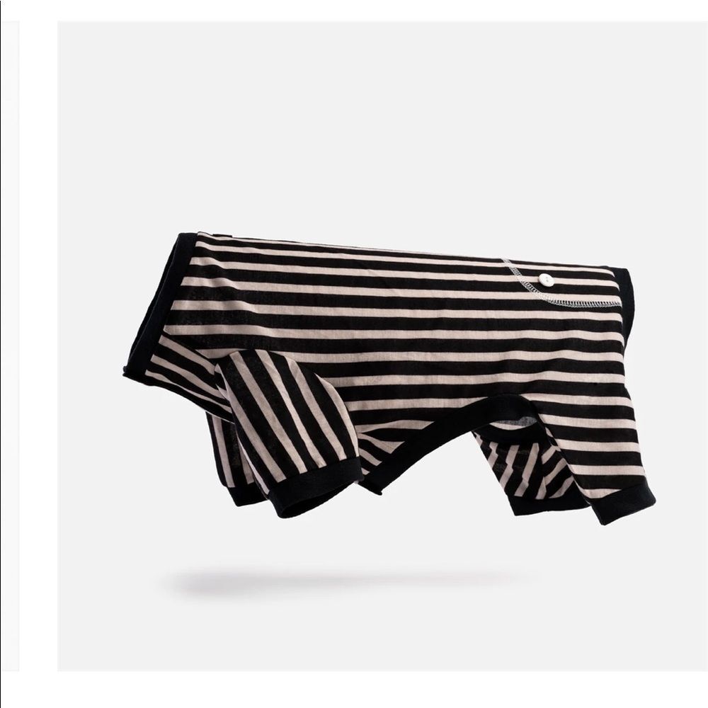 SILVER PAW DOG PJs BLACK and GRAY STRIPE SIZE LARGE